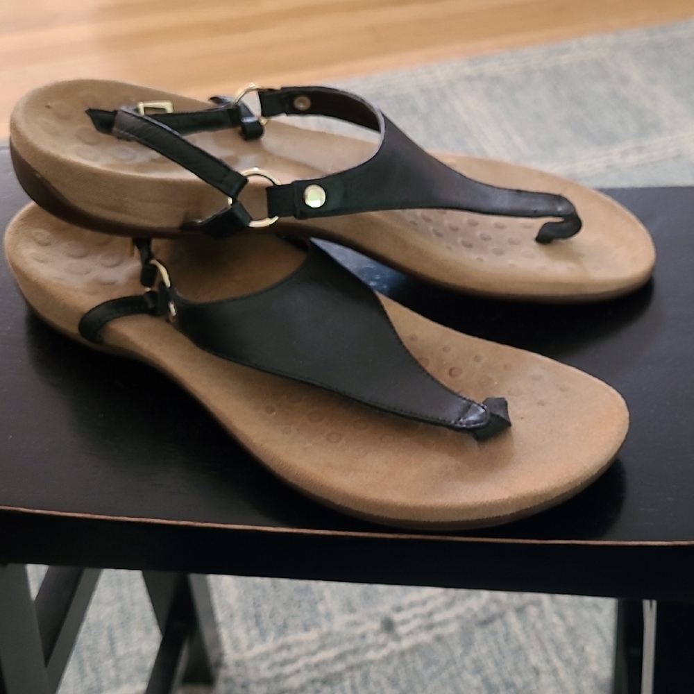 Black Vionic Kirra Thong Sandals - Size 10
